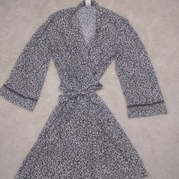 Animal Print Studio Robe - Picture 4 of 7